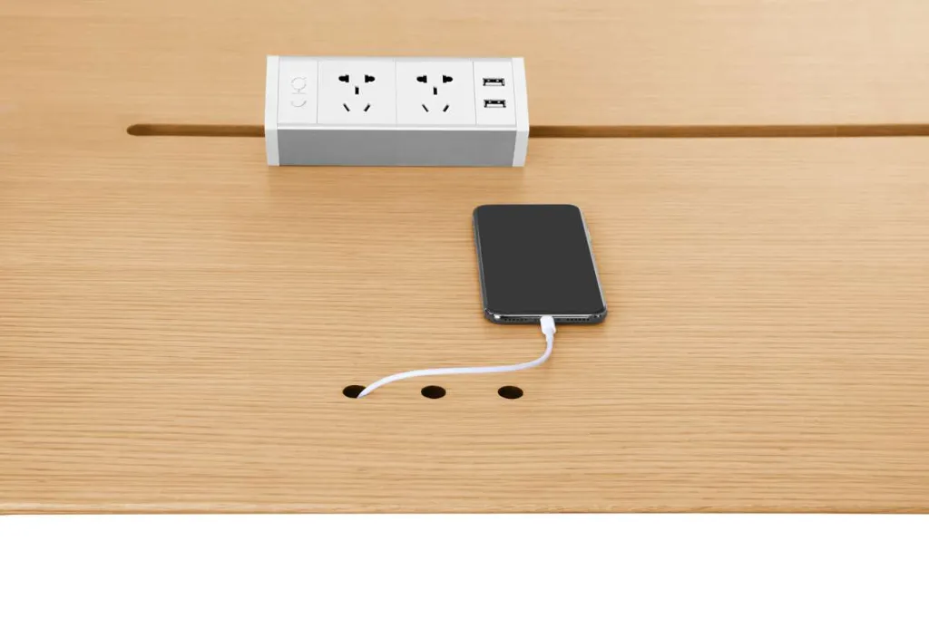 23 - Commons Veneer - Wireless Charger.webp